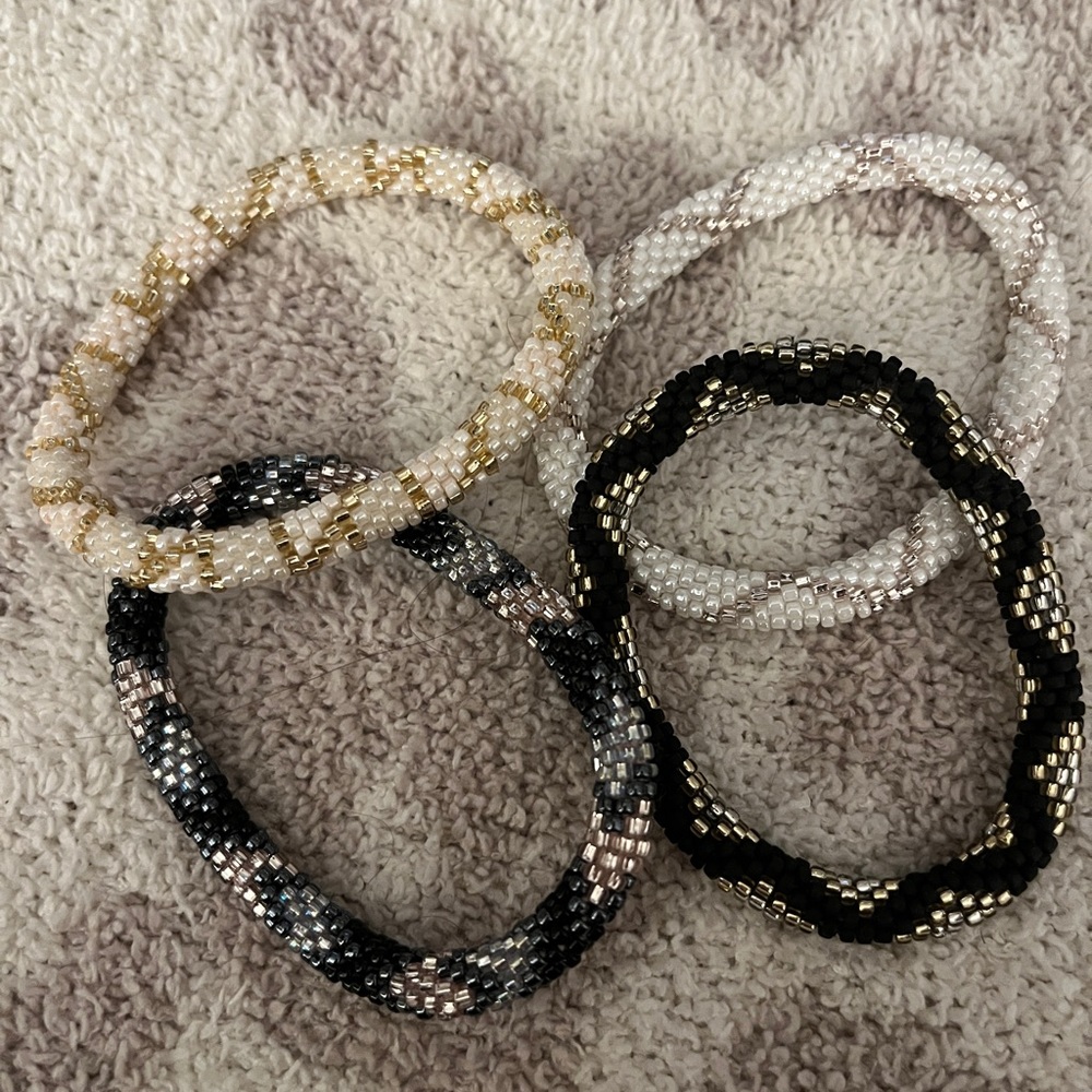 4 set of beaded bracelets